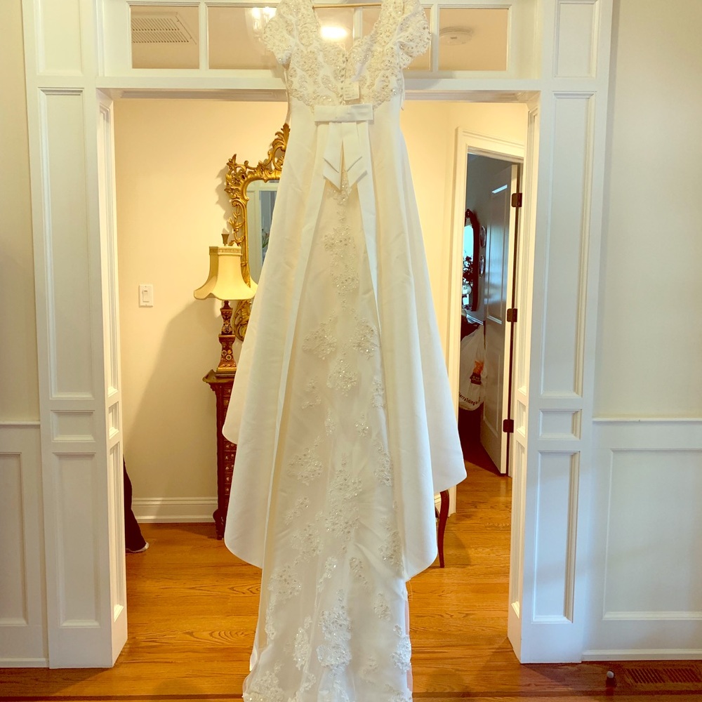 NWT Oleg Cassini Ivory Wedding Dress Size 14